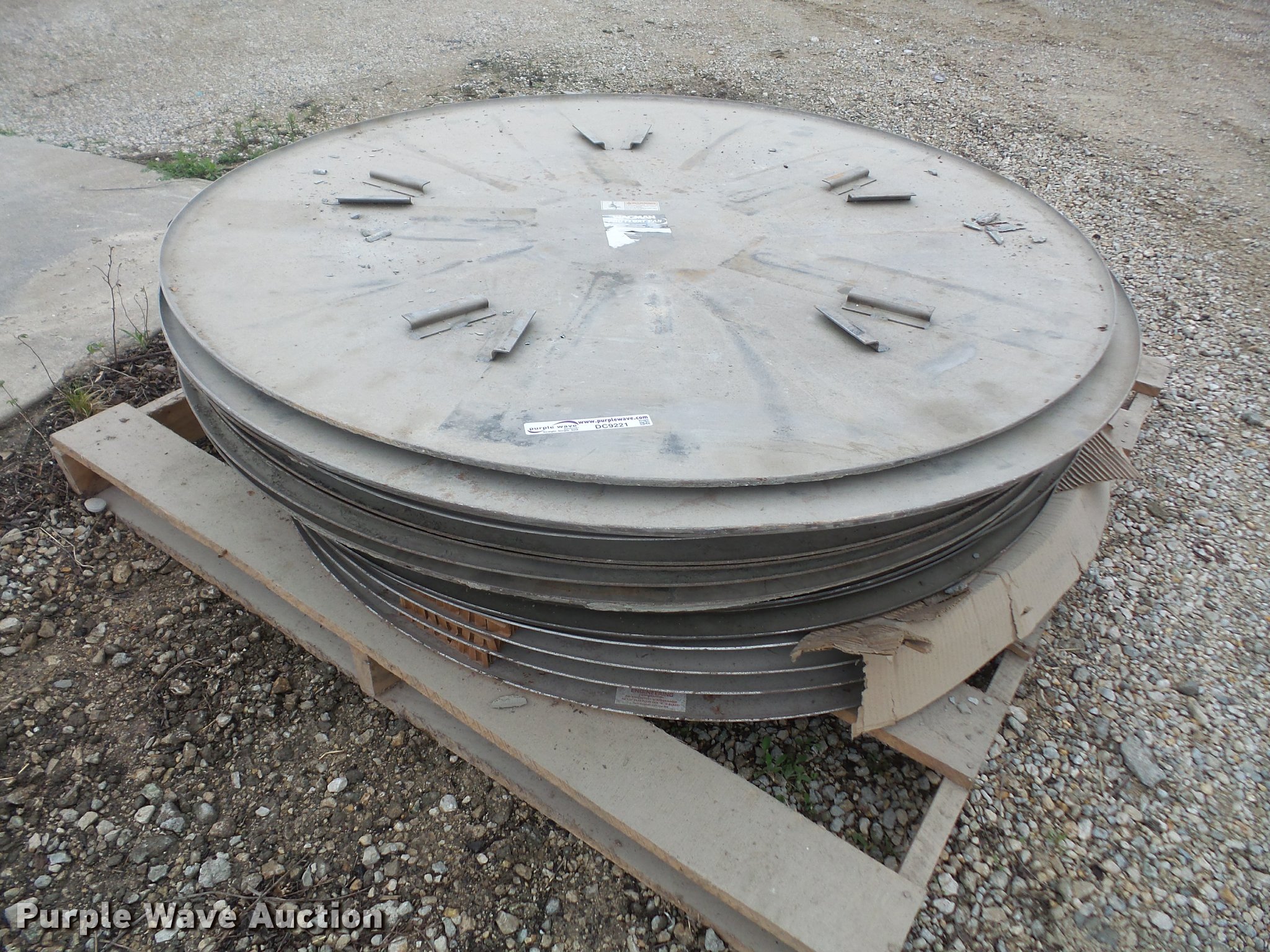 (19) concrete float pans in Louisburg, KS Item DC9221 sold Purple Wave