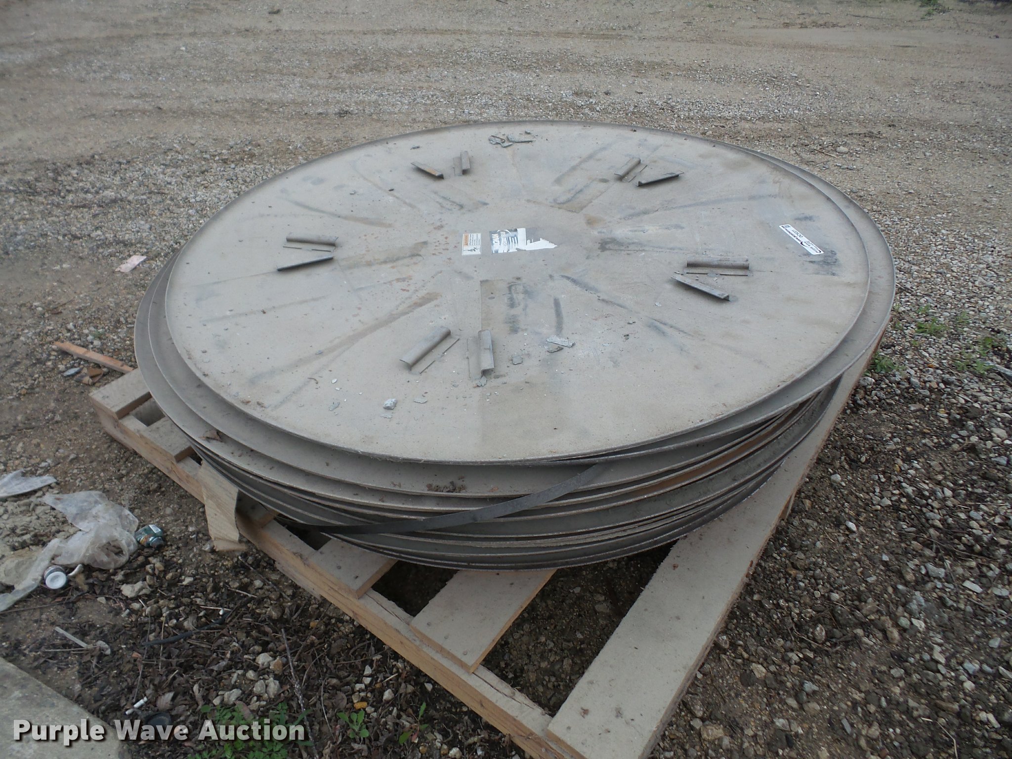 (19) concrete float pans in Louisburg, KS Item DC9221 sold Purple Wave