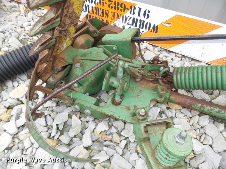image for item AU9594 John Deere 350 sickle mower