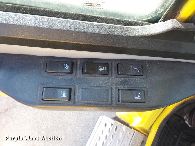 image for item BH9307 2001 Freightliner FL60 ambulance