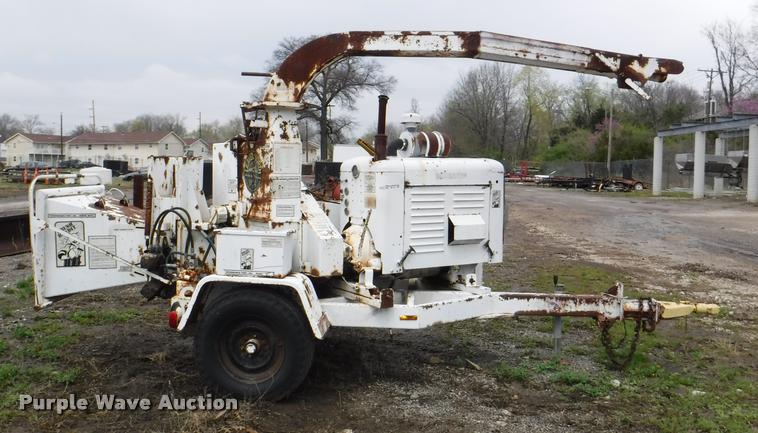 image for item BY9111 Brush Bandit 200 wood chipper