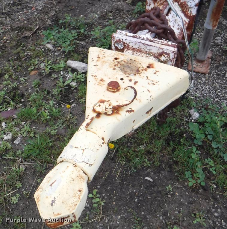 image for item BY9111 Brush Bandit 200 wood chipper