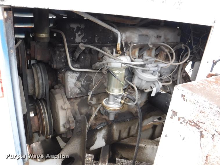 image for item BY9111 Brush Bandit 200 wood chipper