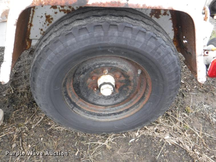 image for item BY9111 Brush Bandit 200 wood chipper