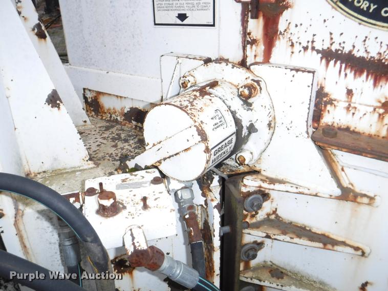 image for item BY9111 Brush Bandit 200 wood chipper