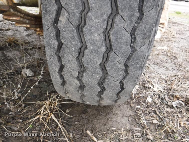 image for item BY9111 Brush Bandit 200 wood chipper