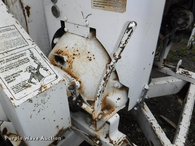 image for item BY9111 Brush Bandit 200 wood chipper