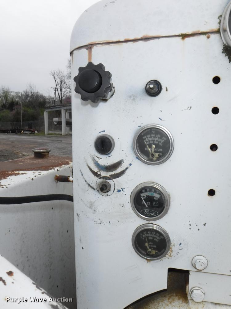 image for item BY9111 Brush Bandit 200 wood chipper