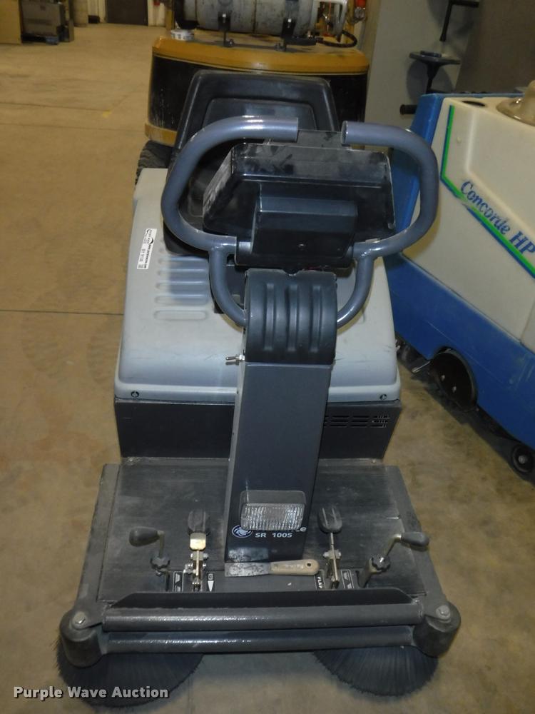 image for item BY9138 (2) floor cleaner units