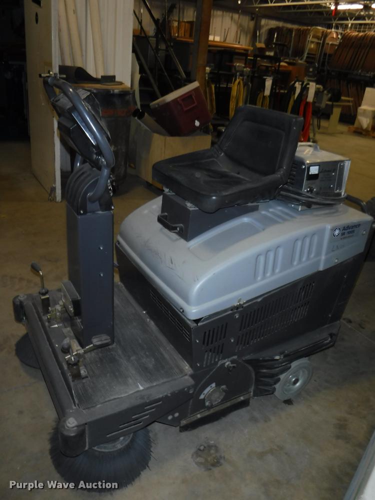 image for item BY9138 (2) floor cleaner units