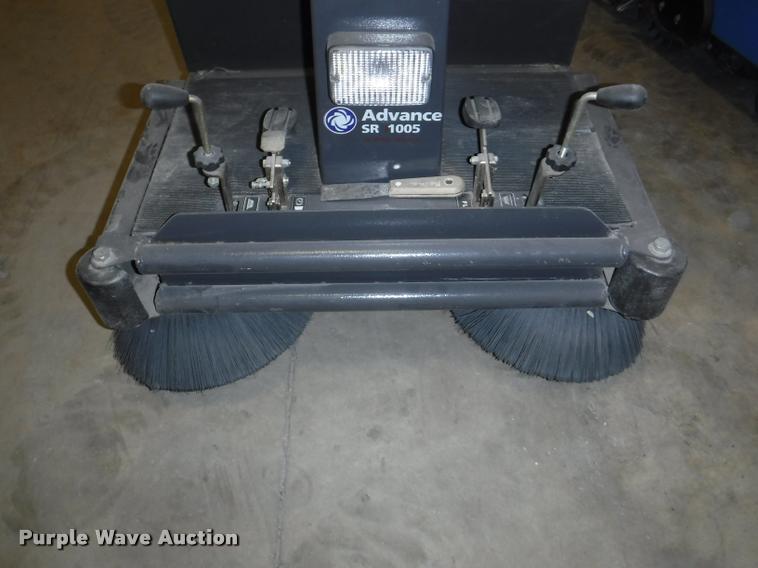 image for item BY9138 (2) floor cleaner units