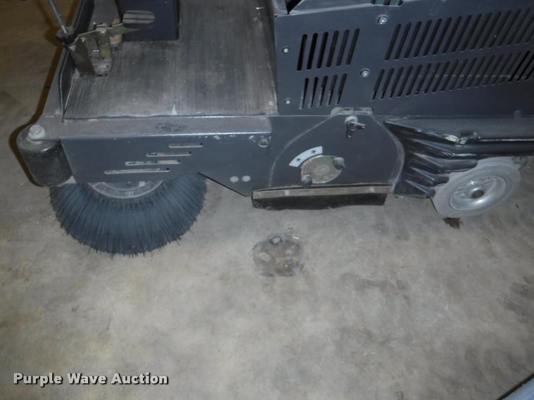 image for item BY9138 (2) floor cleaner units