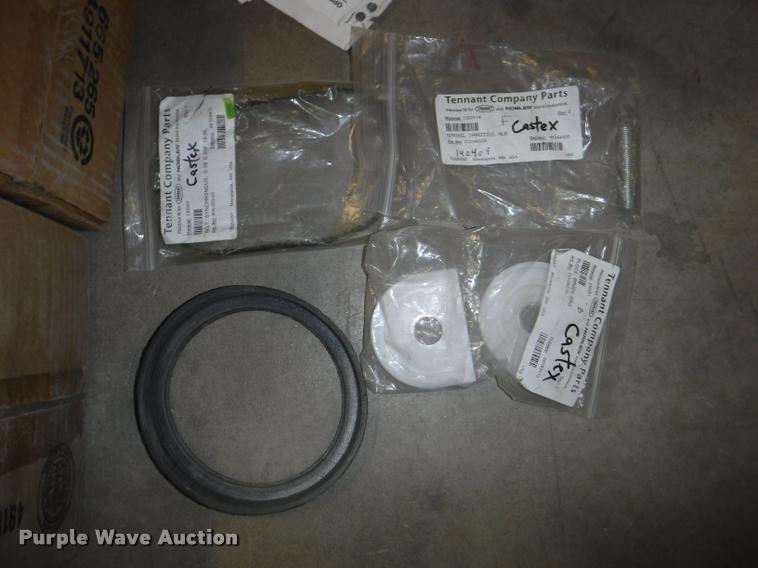 image for item BY9138 (2) floor cleaner units