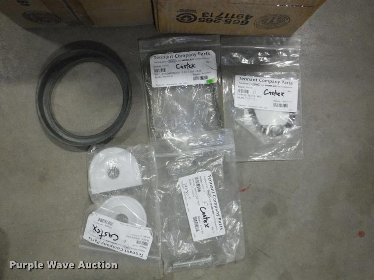 image for item BY9138 (2) floor cleaner units