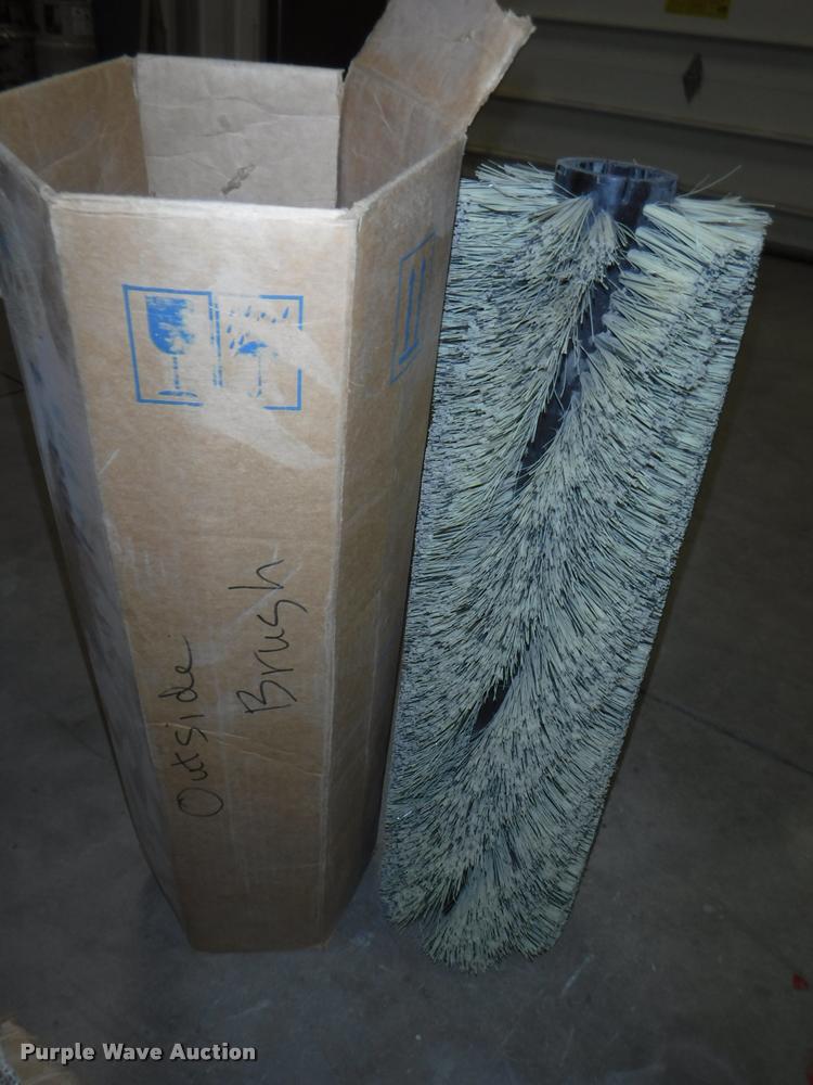 image for item BY9138 (2) floor cleaner units