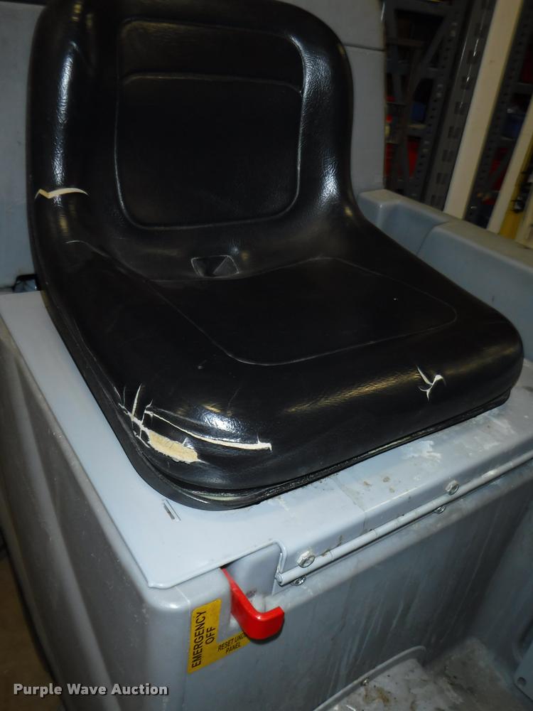 image for item BY9139 Advance Advenger floor scrubber