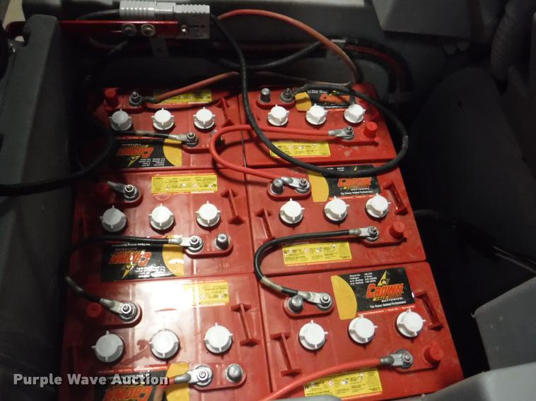 image for item BY9139 Advance Advenger floor scrubber