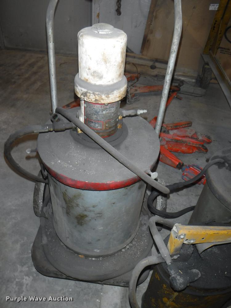 image for item BY9217 (3) grease canisters