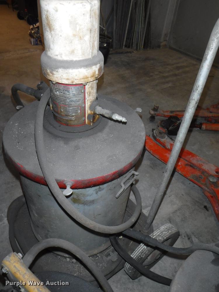 image for item BY9217 (3) grease canisters