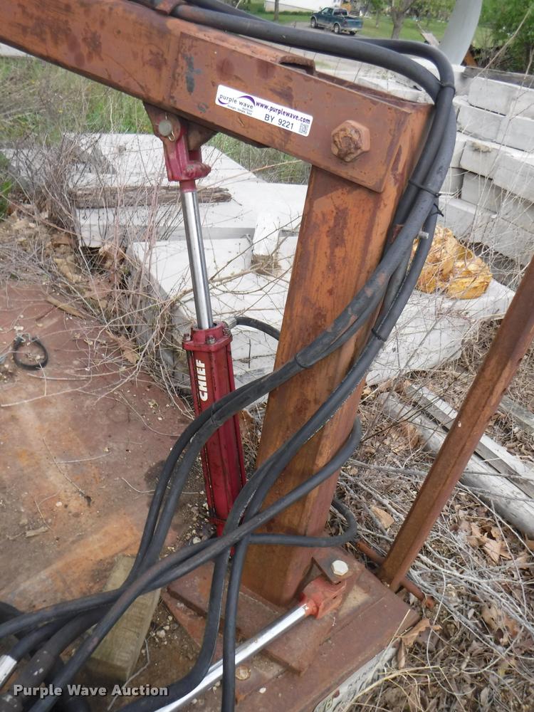 image for item BY9221 Flatbed with auger crane