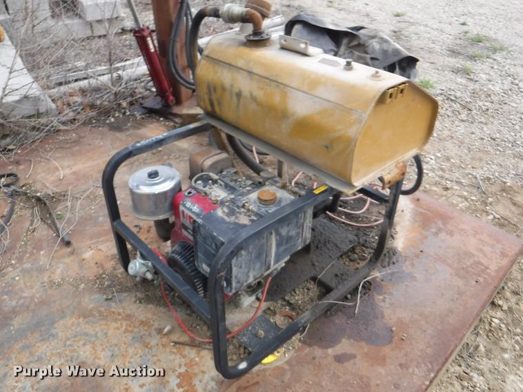 image for item BY9221 Flatbed with auger crane