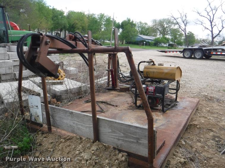 image for item BY9221 Flatbed with auger crane