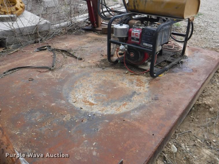 image for item BY9221 Flatbed with auger crane