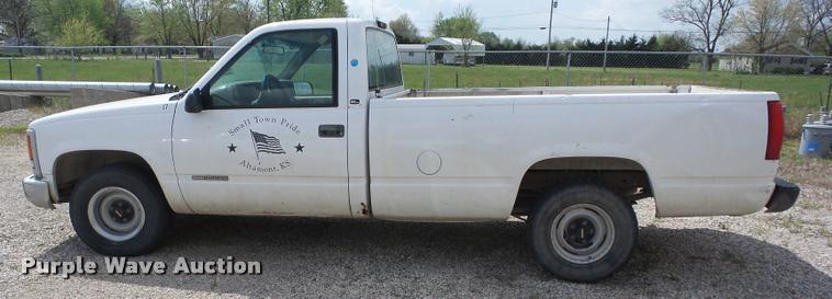 image for item BZ9717 1998 GMC Sierra 1500 pickup truck
