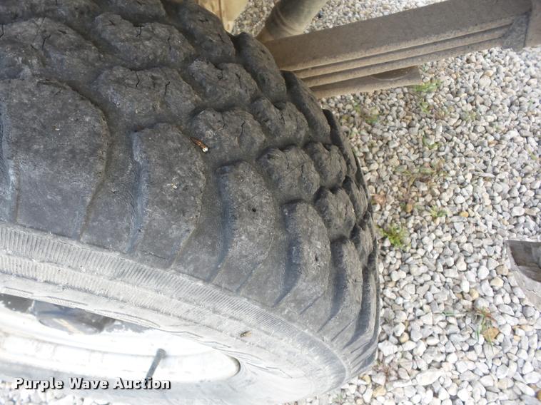 image for item BZ9717 1998 GMC Sierra 1500 pickup truck