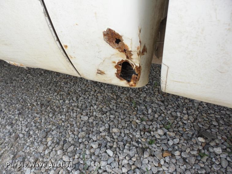 image for item BZ9717 1998 GMC Sierra 1500 pickup truck