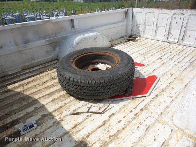 image for item BZ9717 1998 GMC Sierra 1500 pickup truck