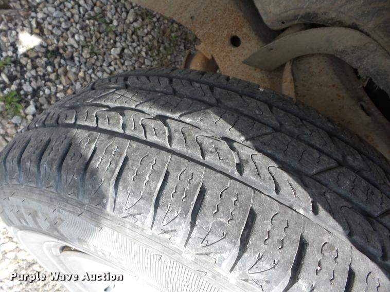 image for item BZ9717 1998 GMC Sierra 1500 pickup truck