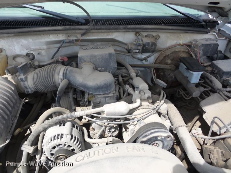 image for item BZ9717 1998 GMC Sierra 1500 pickup truck