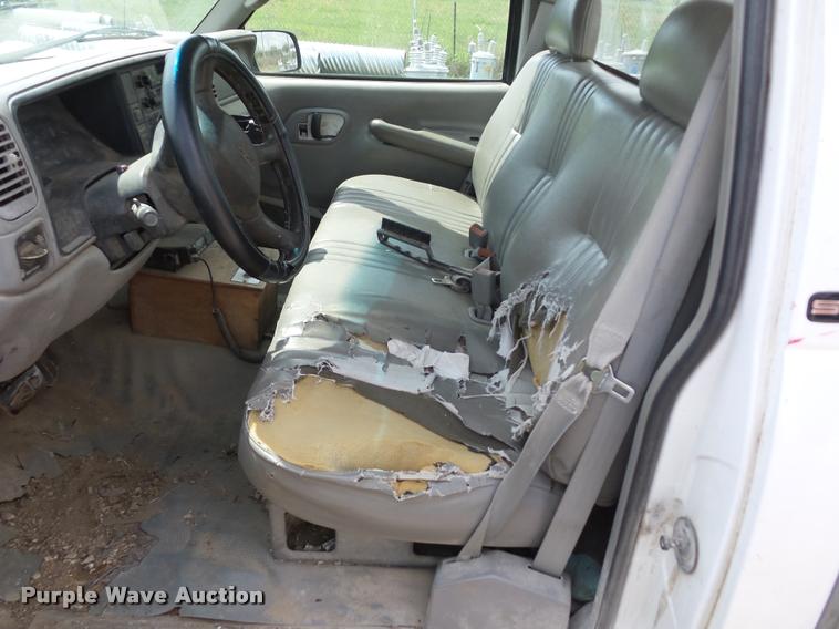 image for item BZ9717 1998 GMC Sierra 1500 pickup truck