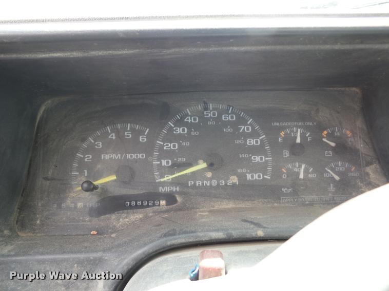 image for item BZ9717 1998 GMC Sierra 1500 pickup truck