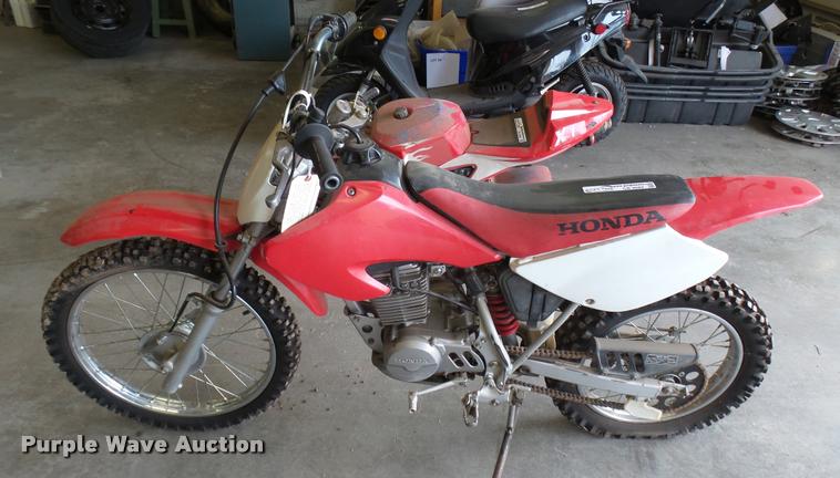 image for item CB9682 2003 Honda XR100R dirt bike