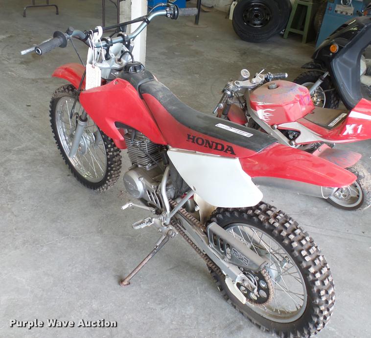image for item CB9682 2003 Honda XR100R dirt bike