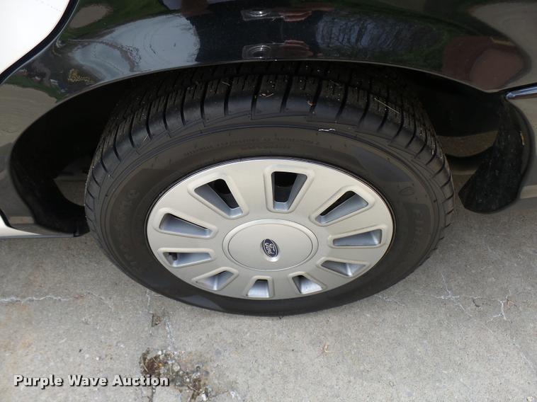 image for item CC9136 2011 Ford Crown Victoria Police Interceptor