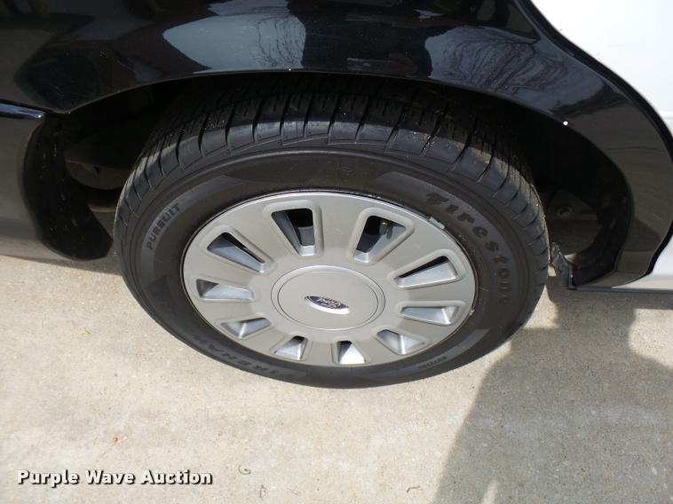 image for item CC9136 2011 Ford Crown Victoria Police Interceptor