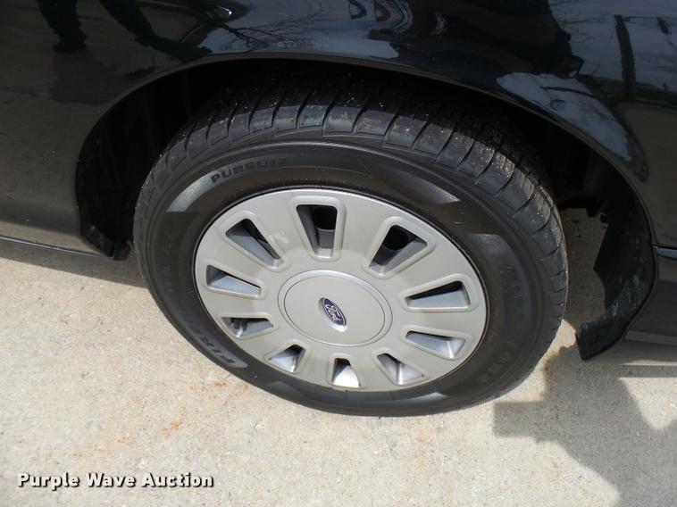 image for item CC9136 2011 Ford Crown Victoria Police Interceptor