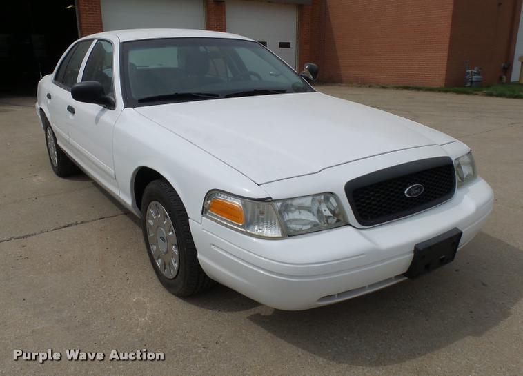 image for item CC9137 2005 Ford Crown Victoria Police Interceptor