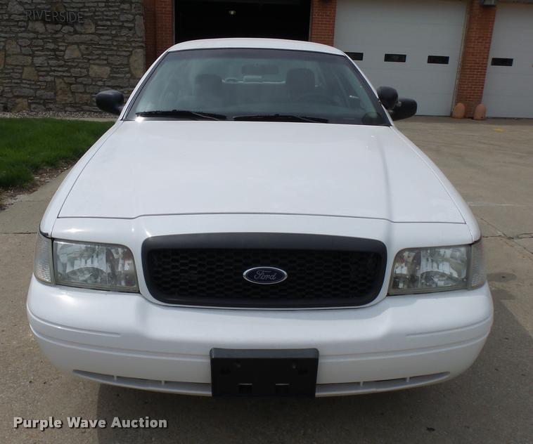 image for item CC9137 2005 Ford Crown Victoria Police Interceptor
