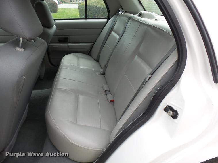 image for item CC9137 2005 Ford Crown Victoria Police Interceptor