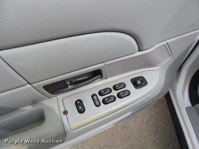 image for item CC9137 2005 Ford Crown Victoria Police Interceptor