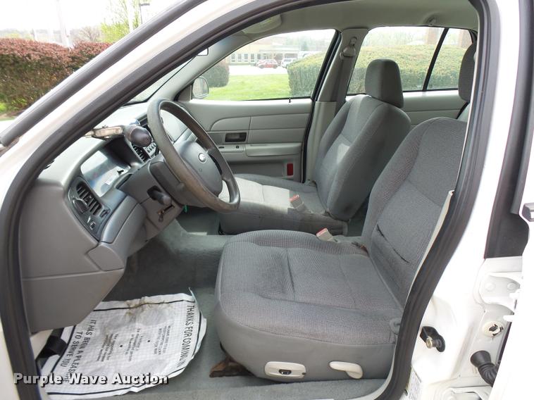 image for item CC9137 2005 Ford Crown Victoria Police Interceptor