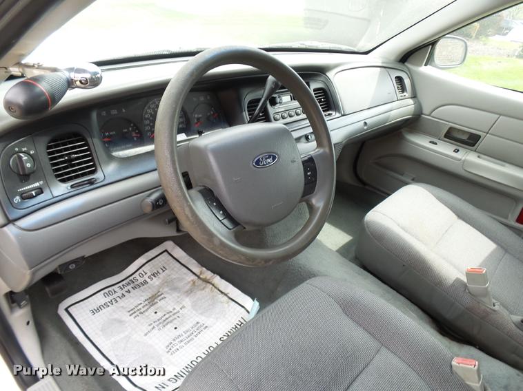 image for item CC9137 2005 Ford Crown Victoria Police Interceptor