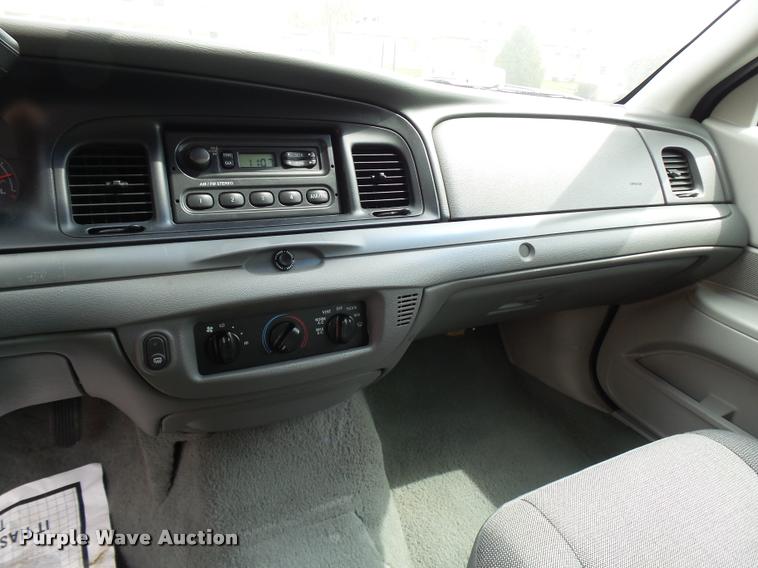 image for item CC9137 2005 Ford Crown Victoria Police Interceptor