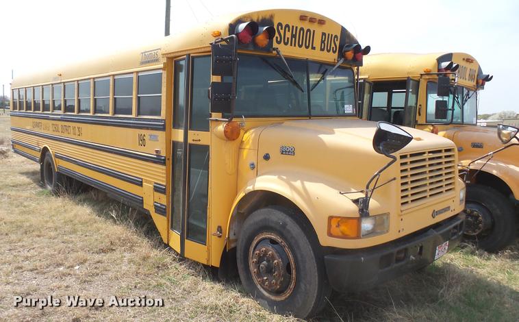 image for item DA0450 1997 International 3800 school bus