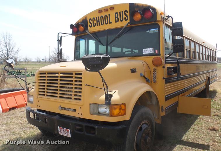 image for item DA0450 1997 International 3800 school bus