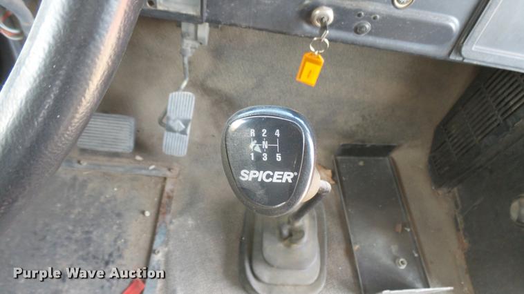 image for item DA0450 1997 International 3800 school bus